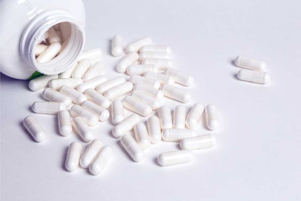 pharmaceuticals_and_bottle