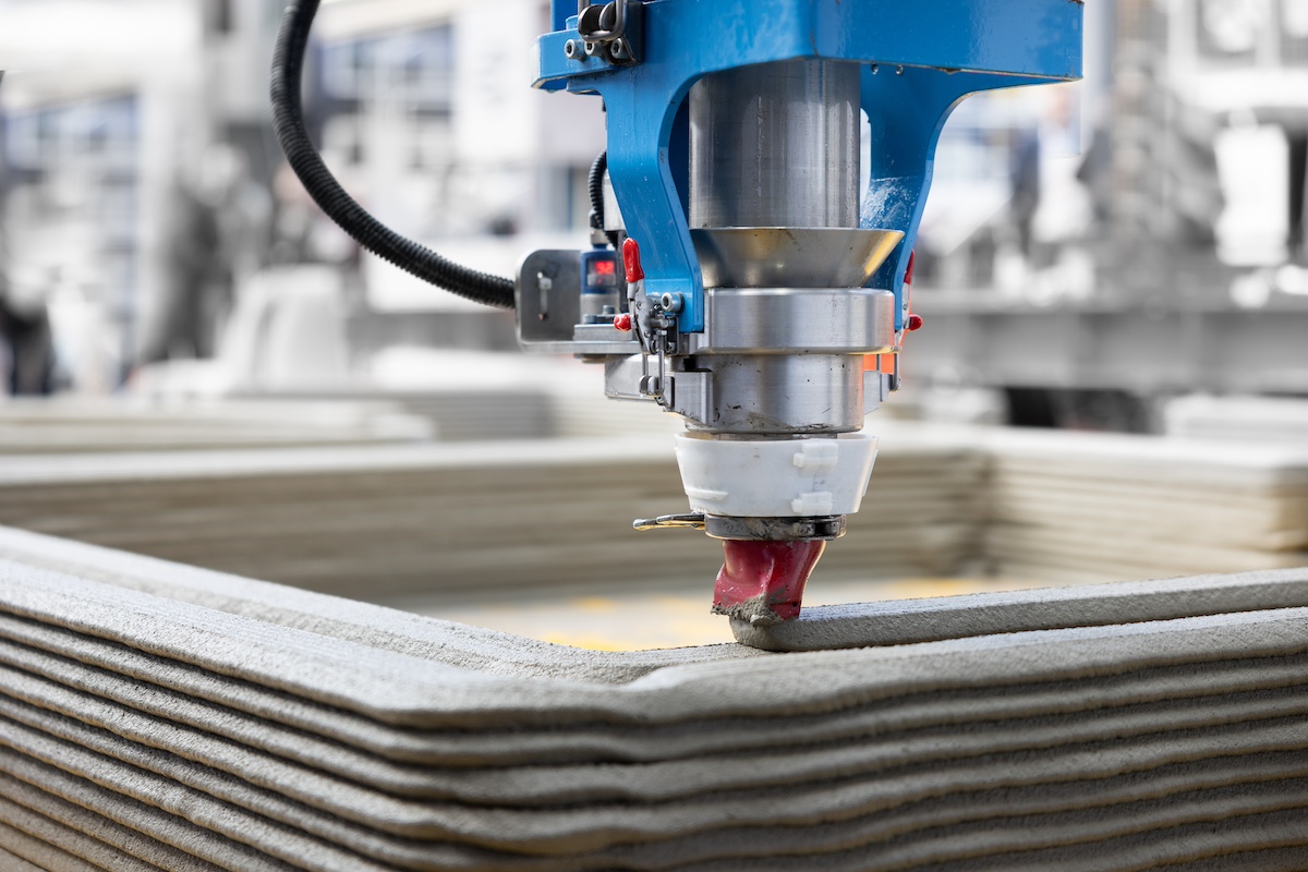 3D construction printer in use. 